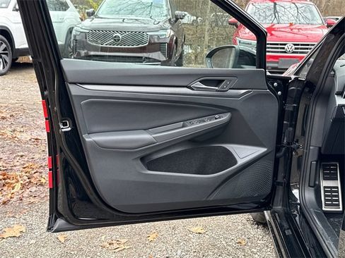 New 2026 Volkswagen Golf image 9