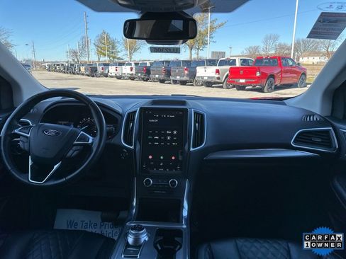 Used 2024 Ford Edge Titanium image 2