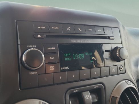 Used 2013 Jeep Wrangler Sport image 17