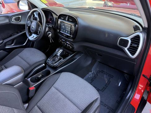 Used 2021 Kia Soul S image 14