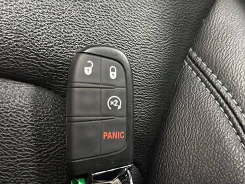 Used 2025 Jeep Compass Limited AWD/4WD image 19