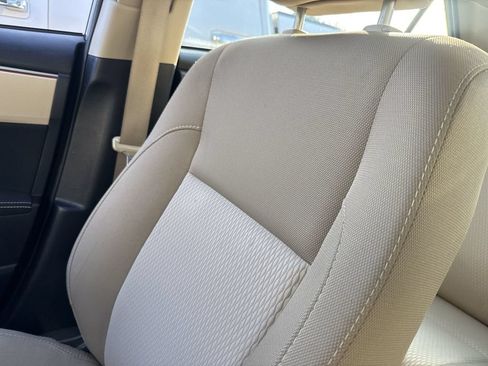 Used 2016 Toyota Corolla LE FWD image 33