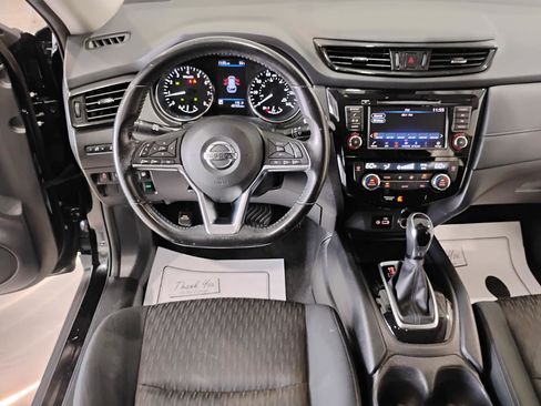 Used 2019 Nissan Rogue SV image 16