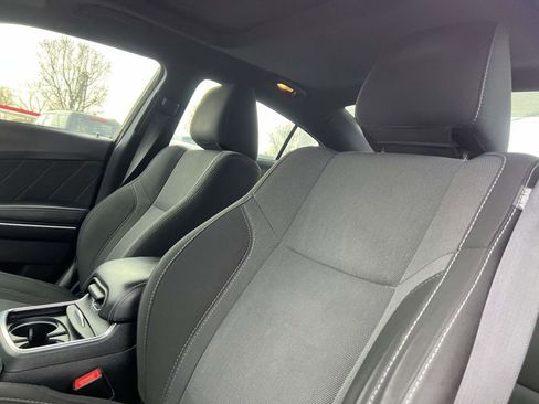 Used 2016 Dodge Charger SXT w/ Navigation & Travel Group image 16