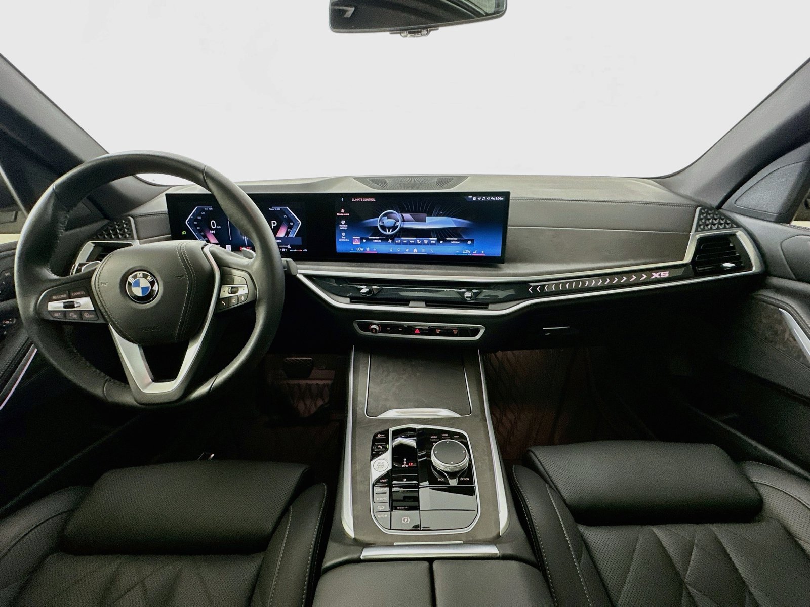 Used 2025 BMW X5 xDrive40i w/ Parking Assistance Package AWD/4WD image 14