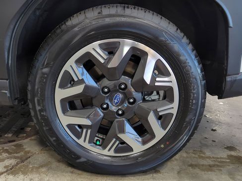 Used 2025 Subaru Forester Premium image 15