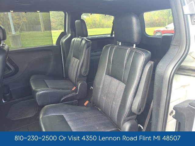 Used 2016 Chrysler Town & Country S w/ Driver Convenience Group FWD image 16