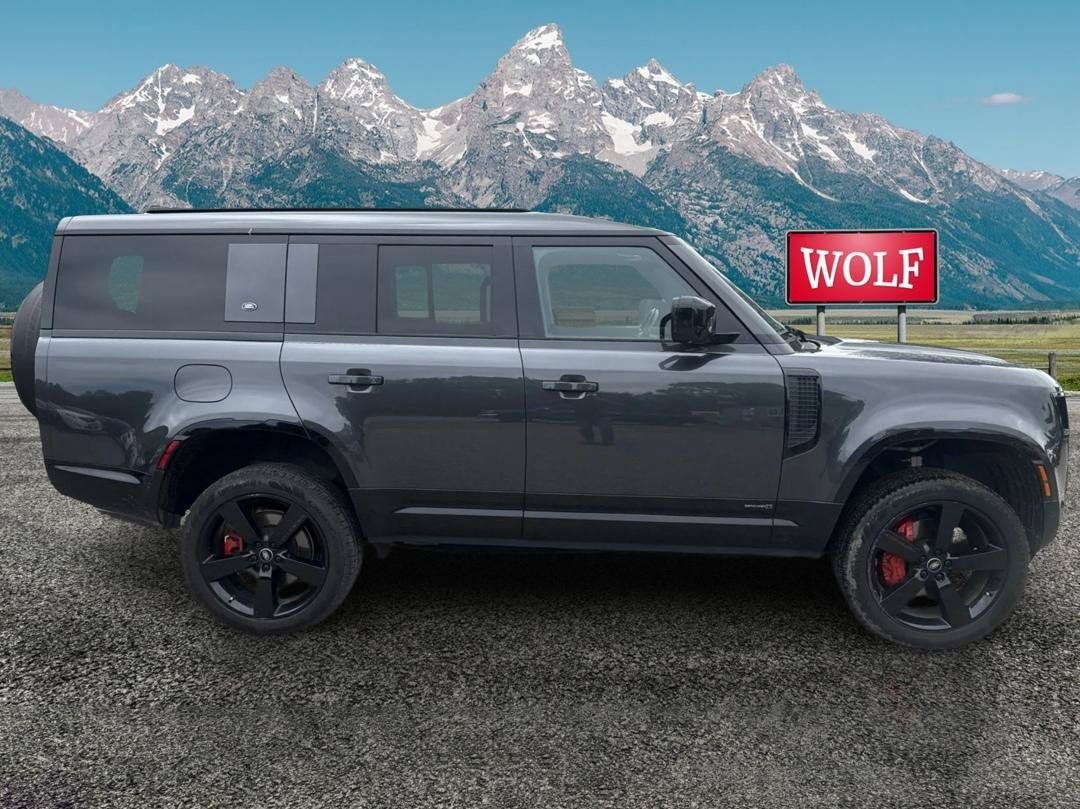 Used 2023 Land Rover Defender 130 X AWD/4WD image 4