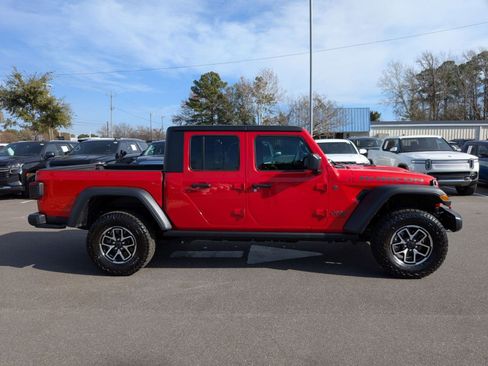 Used 2024 Jeep Gladiator Rubicon w/ Safety Group image 2