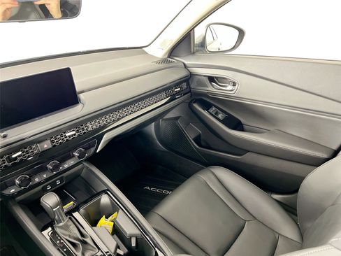 Used 2025 Honda Accord Touring image 26