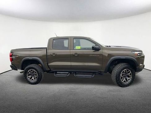 Used 2025 Chevrolet Colorado ZR2 w/ Technology Package image 14