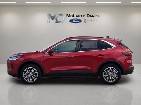 New 2026 Ford Escape SE w/ Class II Trailer Tow Package FWD image 3