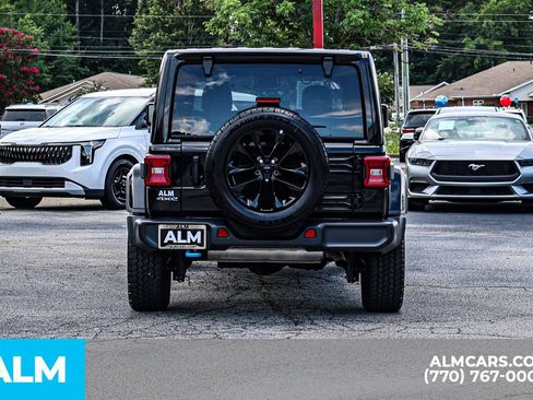 Used 2024 Jeep Wrangler Unlimited Sahara AWD/4WD image 12