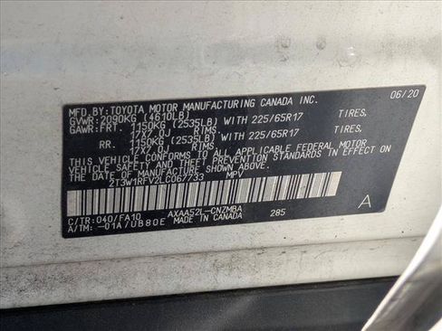 Used 2020 Toyota RAV4 XLE w/ Convenience Package FWD image 16