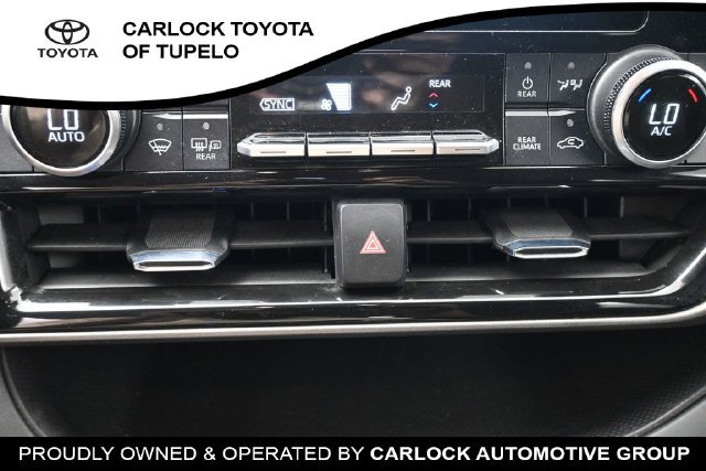 Used 2023 Toyota Highlander LE AWD/4WD image 34