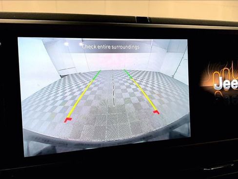 Used 2025 Jeep Wrangler Unlimited Sahara w/ Safety Group image 29