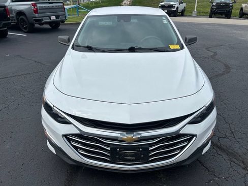 Used 2023 Chevrolet Malibu LS FWD image 2