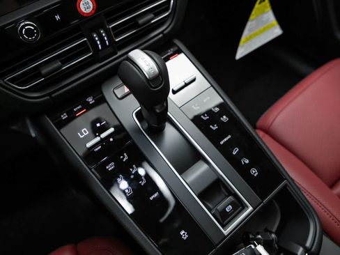 New 2026 Porsche Macan AWD/4WD image 27