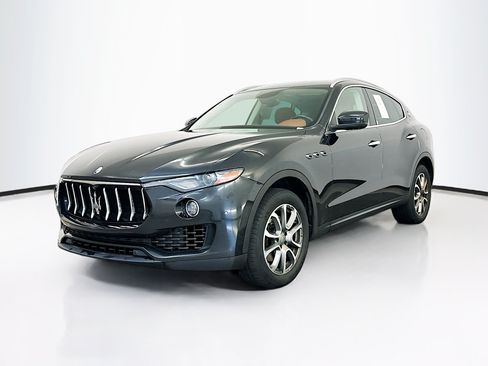 Used 2017 Maserati Levante AWD/4WD image 3