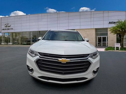Used 2020 Chevrolet Traverse Premier FWD image 3