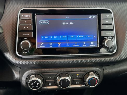 Used 2021 Nissan Kicks S image 17