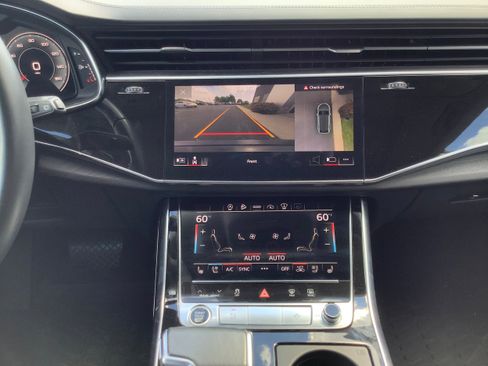 Used 2021 Audi Q8 Prestige w/ Prestige Package AWD/4WD image 10