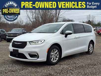 Used 2023 Chrysler Pacifica Touring-L