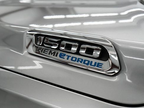 Used 2024 RAM 1500 Laramie image 13