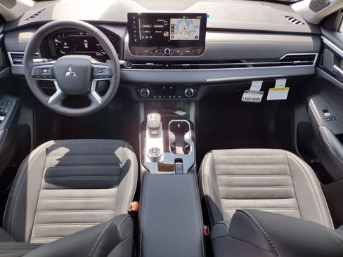 New 2026 Mitsubishi Outlander SE AWD/4WD image 3