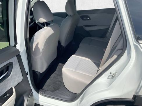 Used 2023 Nissan Rogue SV AWD/4WD image 12