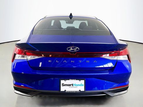 Used 2023 Hyundai Elantra SEL FWD image 6