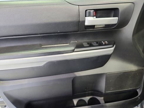 Used 2019 Toyota Tundra SR5 w/ SR5 Upgrade Package AWD/4WD image 12