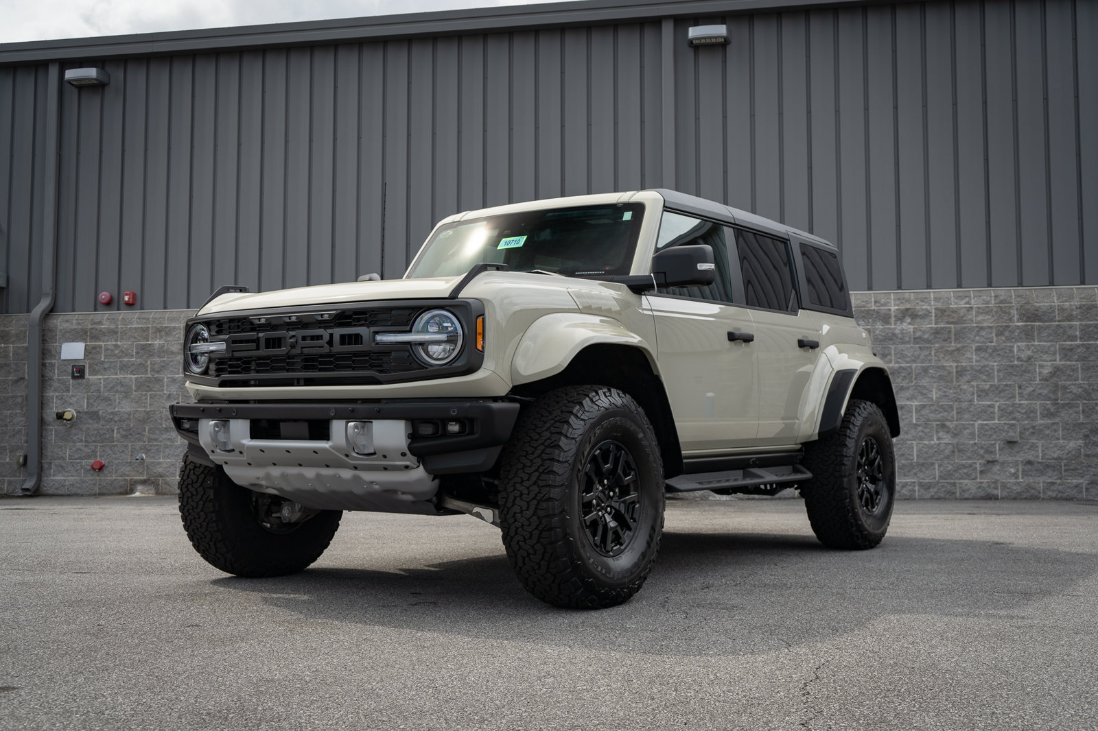 New 2026 Ford Bronco Raptor w/ Interior Carbon Fiber Pack AWD/4WD image 10