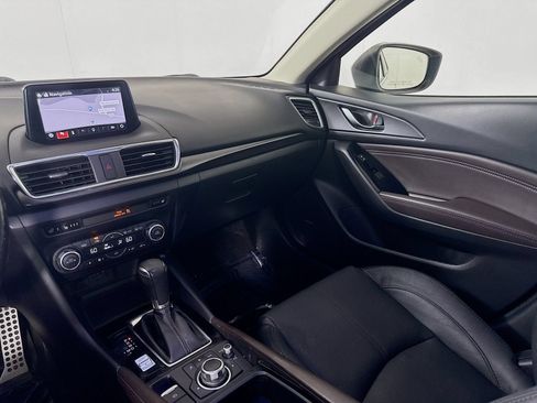 Used 2018 MAZDA MAZDA3 Grand Touring w/ Premium Equipment Package FWD image 24