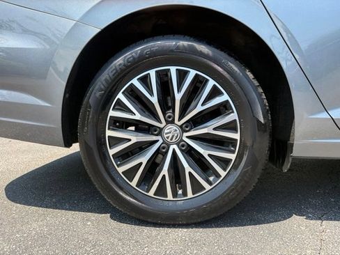Used 2020 Volkswagen Jetta SE w/ SE Cold Weather Package FWD image 14