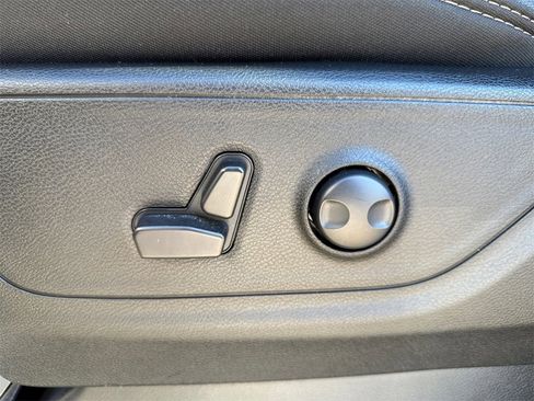 Used 2023 RAM 1500 Big Horn image 25