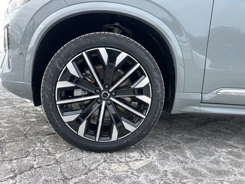 New 2026 Volvo XC90 B6 Plus w/ Protection Package Premier AWD/4WD image 10