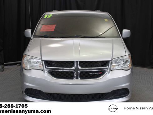 Used 2012 Dodge Grand Caravan SXT FWD image 2