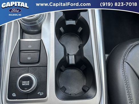 Certified 2022 Ford Explorer XLT w/ Equipment Group 202A image 31