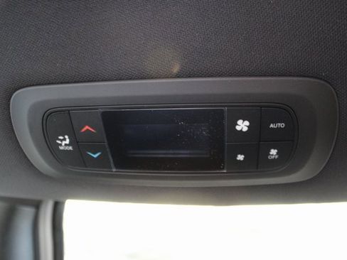 New 2026 Chrysler Pacifica Select image 32