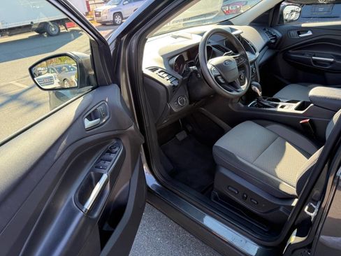 Used 2019 Ford Escape SE image 7