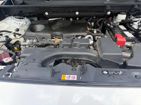 Used 2024 Toyota RAV4 XLE FWD image 17