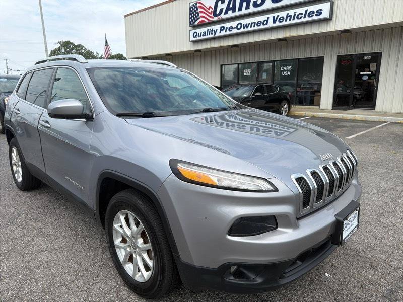 Used 2016 Jeep Cherokee Latitude w/ Safety/Convenience Group AWD/4WD image 2