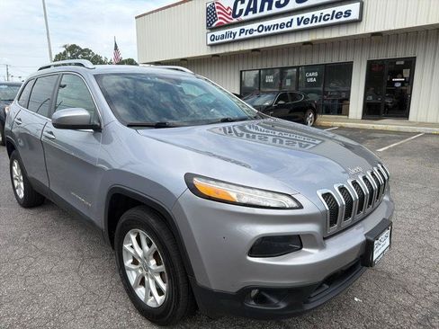 Used 2016 Jeep Cherokee Latitude w/ Safety/Convenience Group AWD/4WD image 2