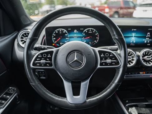 Used 2021 Mercedes-Benz GLB 250 4MATIC image 30