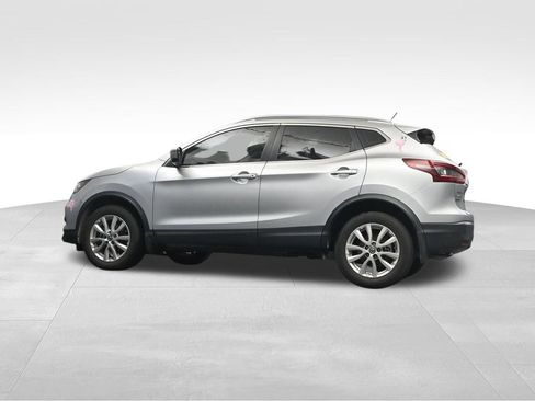 Used 2022 Nissan Rogue Sport SV w/ Technology Package FWD image 12