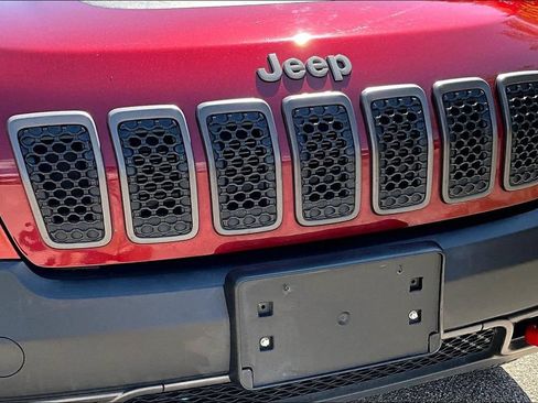 Used 2020 Jeep Cherokee Trailhawk w/ Cold Weather Group AWD/4WD image 38