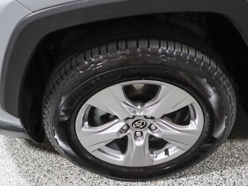 Used 2022 Toyota RAV4 XLE FWD image 11