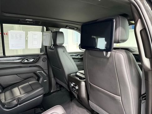 Used 2021 GMC Yukon Denali w/ Denali Premium Package image 20