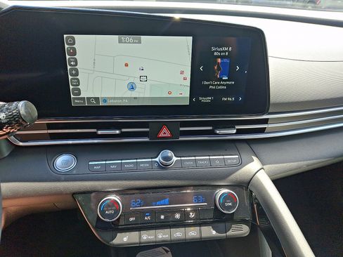 New 2026 Hyundai Elantra Limited FWD image 9